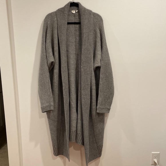 long cozy grey knit sweater from Gap - Picture 6 of 8